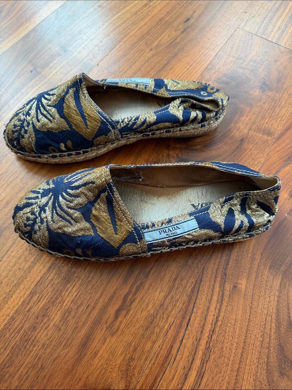 Prada Jacquard Espadrilles w navy and metallic gold floral brocade Sz 37 US 7